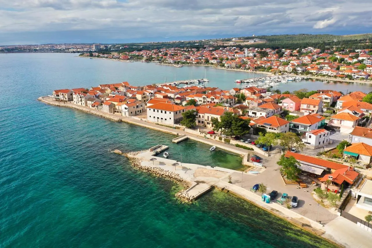 Apartmani Carmen Bibinje 0*,