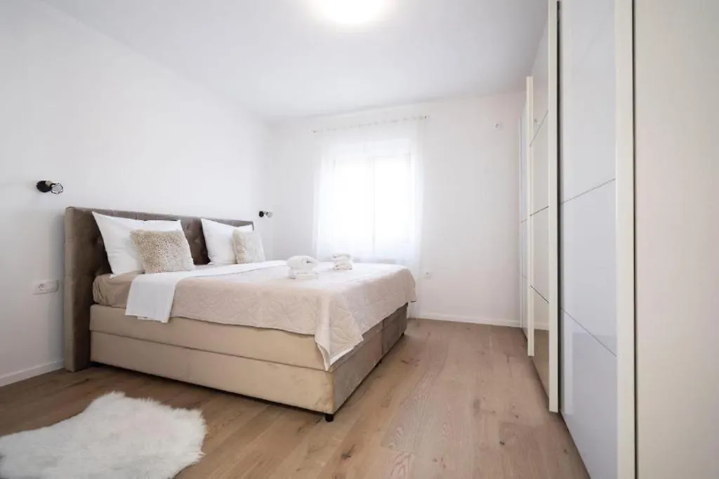 Apartmani Carmen Bibinje 0*,